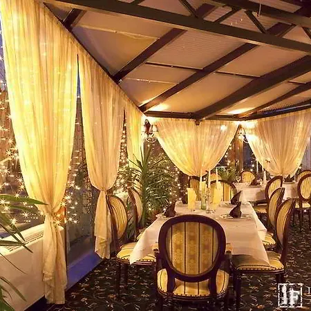 Classic Отель Брашов